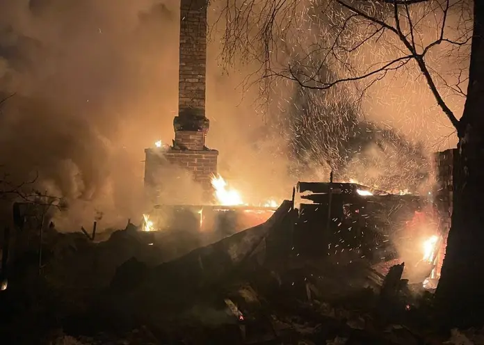 В Красноярском крае в пожаре в дачном доме погиб мужчина