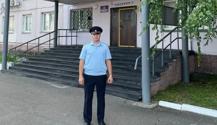 В Красноярском крае полицейский нашел пропавшего грибника, которому стало плохо в лесу