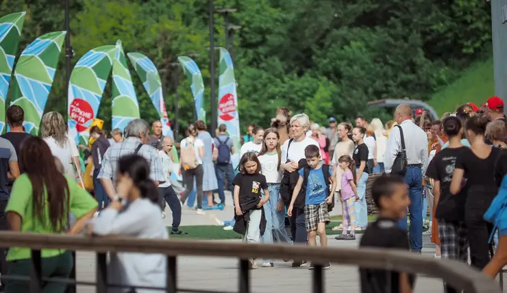 В Красноярске за два месяца лета площадки «ЯРких БЕРЕГОВ» посетили 127 тысяч горожан