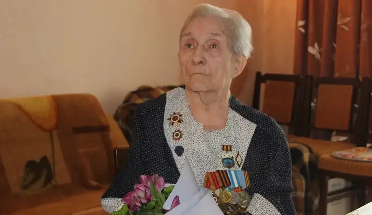 В Красноярске участница Великой Отечественной войны Валентина Бебриш отметила 100-летний юбилей