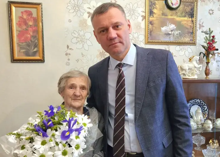 В Красноярске труженица тыла отметила свой 100-летний юбилей