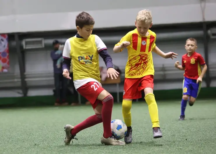 В Красноярске поиском помещения для футбольной школы в Октябрьском районе займется мэрия