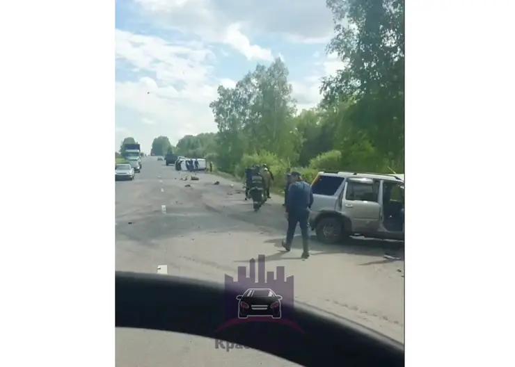 Под Красноярском в лобовом ДТП пострадали 4 человека