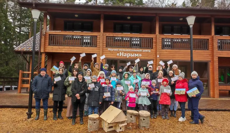 Красноярские школьники подарили национальному парку необычные скворечники