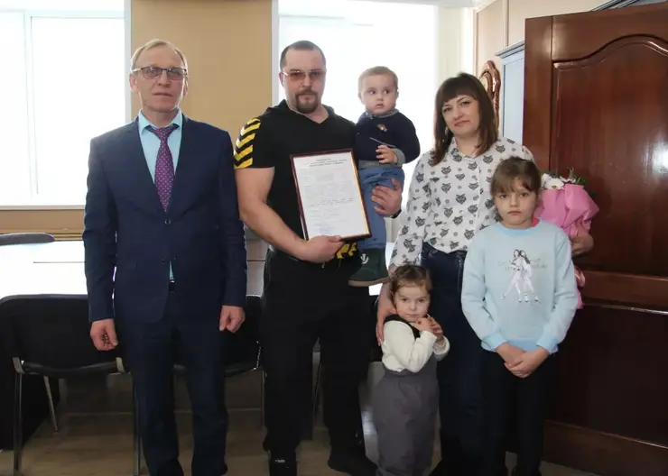 204 молодые семьи Красноярского края получили соцвыплату на улучшения условий жилья