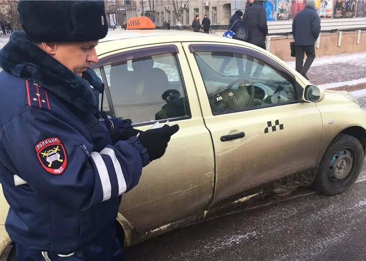 В Красноярске в 2021 году таксисты совершили более 7 500 нарушений ПДД