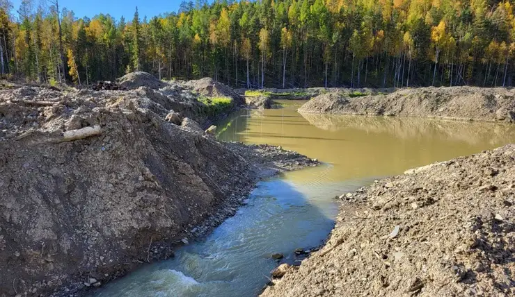 В Красноярском крае золотодобывающее предприятие загрязняло реку