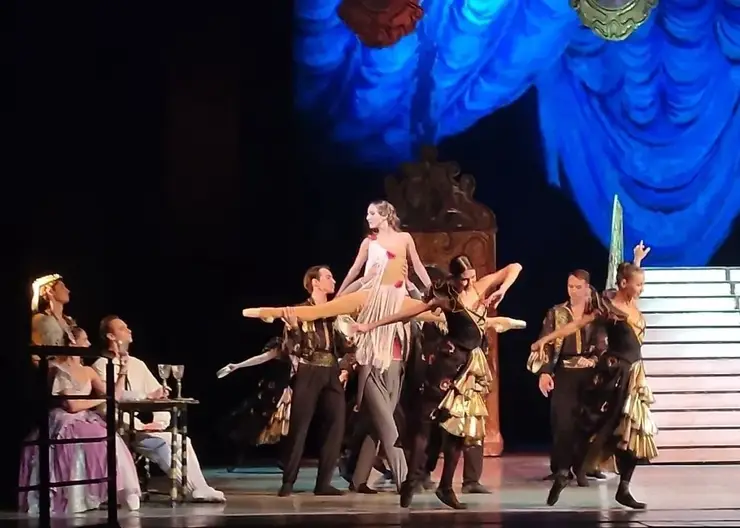Как из «Травиаты» сделали балет: в Красноярске прошел первый спектакль от Moscow Classical Ballet