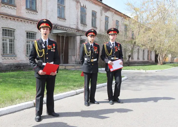 В Красноярске кадеты запустили экскурсию по военному городку
