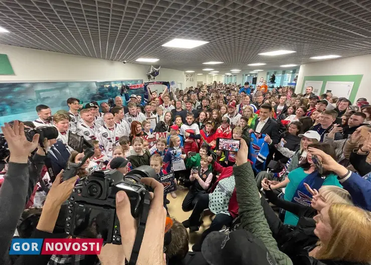 Красноярский хоккейный «Сокол» завершил свой успешный сезон вместе с болельщиками