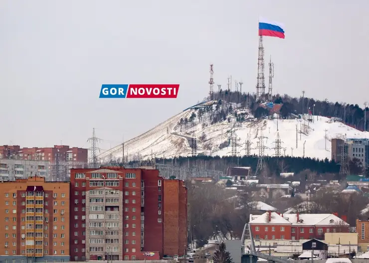 В Красноярске на Николаевской сопке установили самый высокий в России флагшток