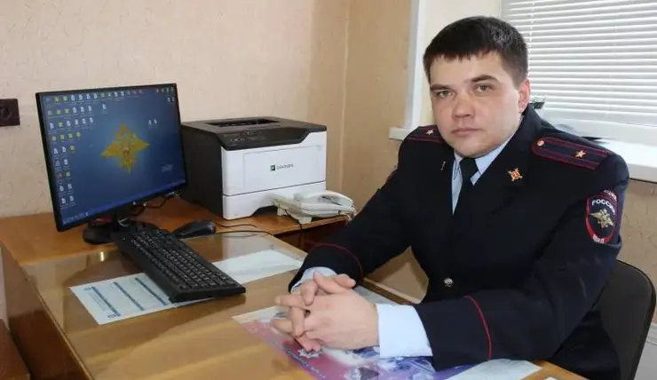 В Красноярском крае полицейский отговорил мужчину переводить мошенникам 3 миллиона рублей