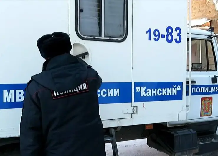 В Красноярске задержали дрифтующего около торгового центра водителя «Лады»