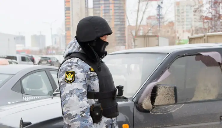 Судебные приставы изъяли у красноярца автомобиль за 250 тысяч рублей долга