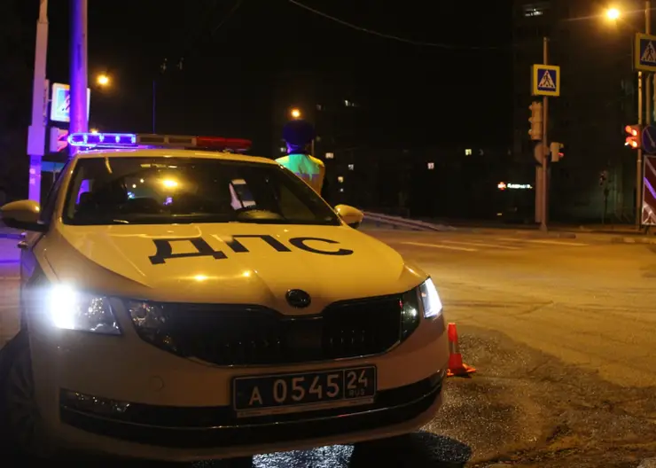 В Красноярском крае инспекторы ДПС помогли мужчине добраться в больницу
