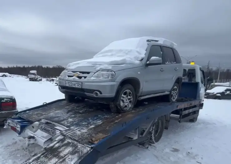 Судебные приставы отправили на СВО автомобиль должника из Красноярского края