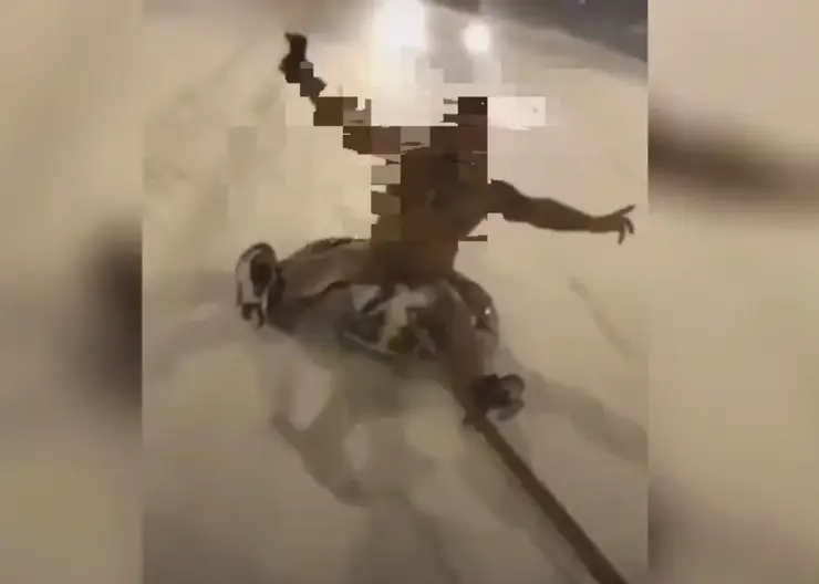 В Красноярске 32-летний мужчина устроил езду на снегоходах по центру города