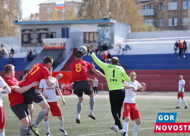 В Красноярске прошёл первый матч чемпионата Красноярского края по футболу-2023