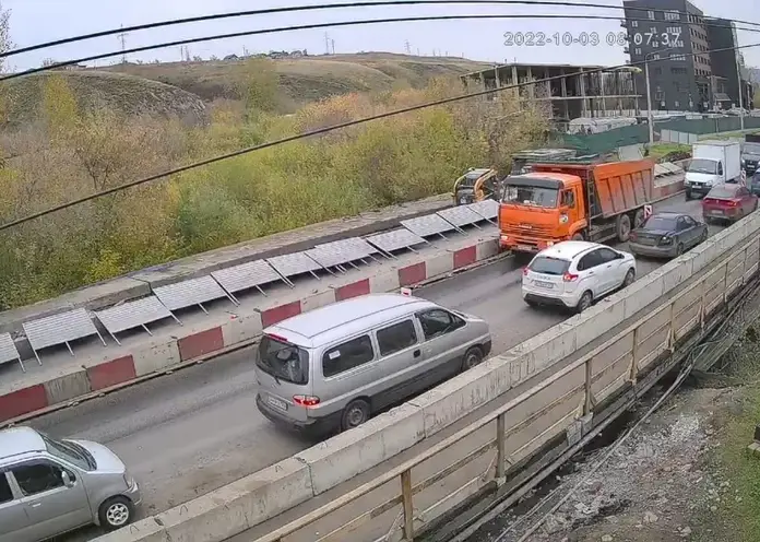 В Красноярске частично открыли движение по мосту через Качу на Брянской