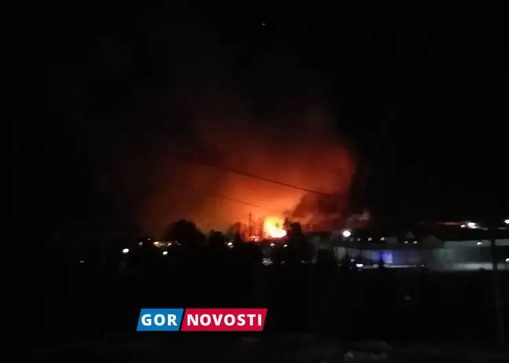 В селе под Красноярском ликвидировали открытое горение на территории колонии спустя восемь часов