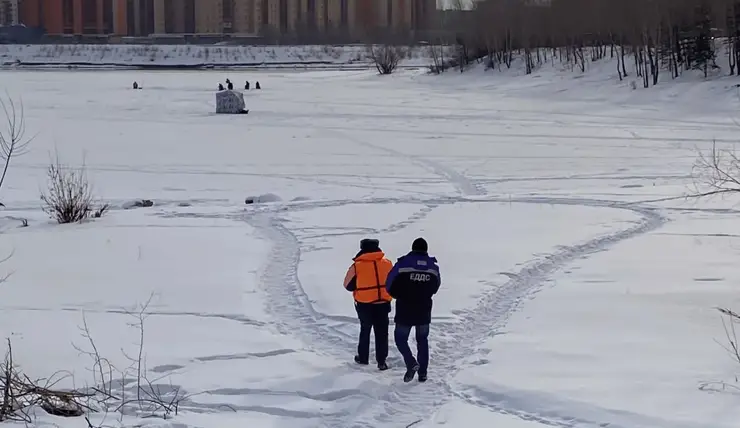 В Красноярске из-за резкого потепления поднялся уровень воды в Енисее