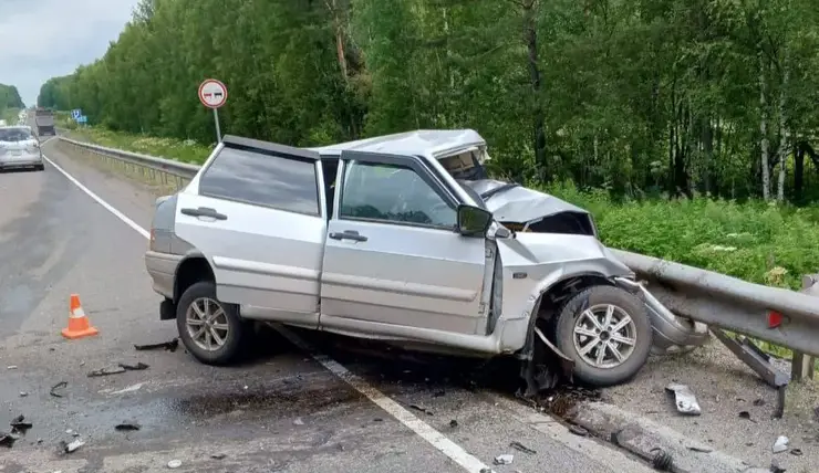 На трассе в Красноярском крае погиб 20-летний водитель ВАЗа