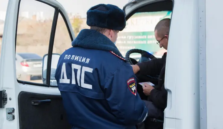 С начала года за использование телефона за рулем оштрафованы 578 красноярцев