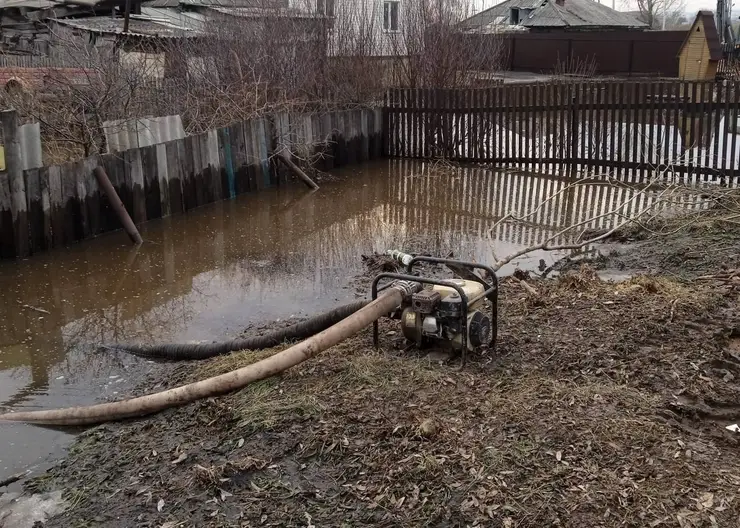 Из-за таяния снега в восьми муниципалитетах Красноярского края затопило 79 частных участков