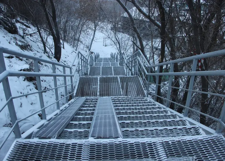 В Красноярске на улице Копылова появилась новая лестница