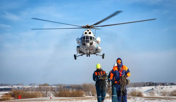 На Таймыре аварийно сел вертолет МИ-8 с 11 пассажирами на борту