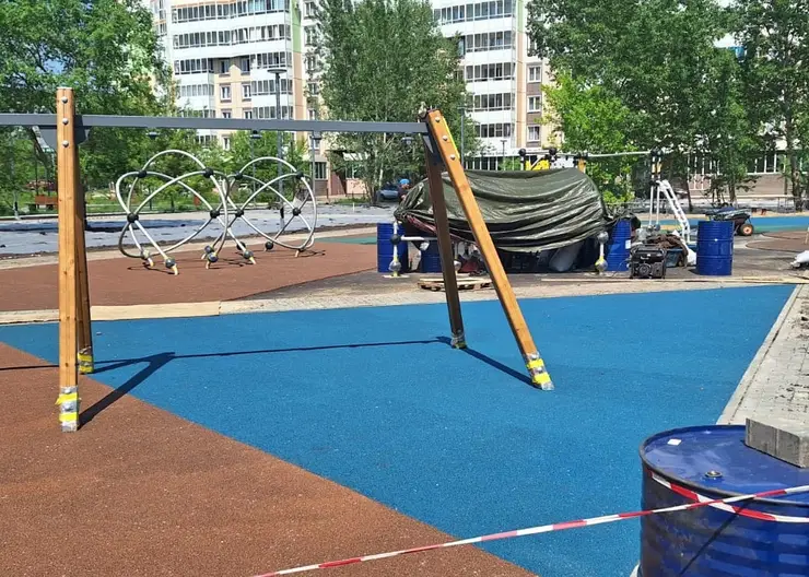 В Красноярске в сквере на месте бывшего Казачьего рынка обустраивают спортивную и детскую площадки