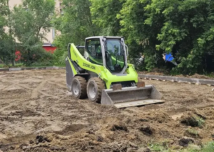 В Красноярске по инициативе горожан начался ремонт двора на улице Ленина