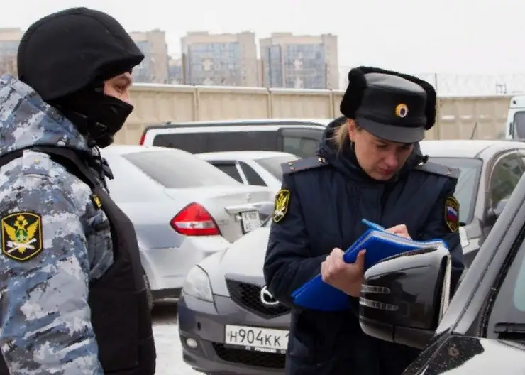 В Иланском мужчина выплатил 214 тысяч рублей долга по коммунальным платежам после ареста автомобиля
