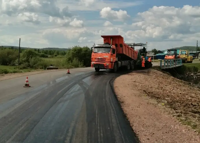 В Саянском районе заканчивают ремонт дорог