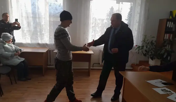 Еще 9 семей-погорельцев Красноярского края получили ключи от нового жилья