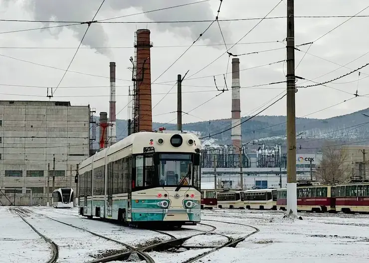 В Красноярске начали тестировать ретротрамвай «Достоевский»