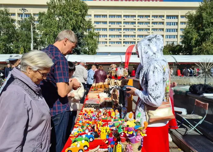 В Красноярске 29 апреля у памятника Чехову пройдет первая в этом году ярмарка