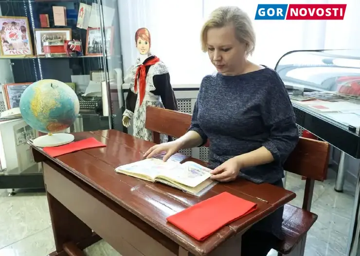 В Красноярске открылась выставка к Году педагога и наставника