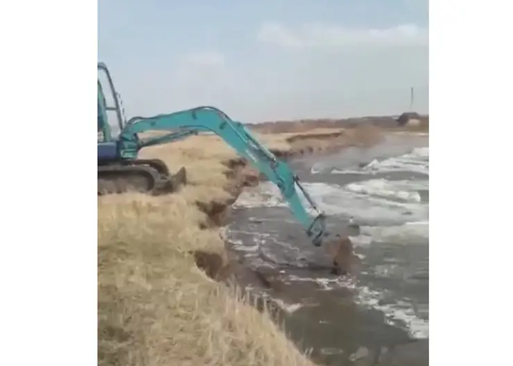 Две реки Красноярского края затопили 41 приусадебный участок и 400 метров дорог