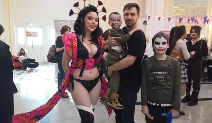 Как я знакомился с героями игр и комиксов: журналист Gornovosti со своим сыном сходил на SUPERCON: Halloween