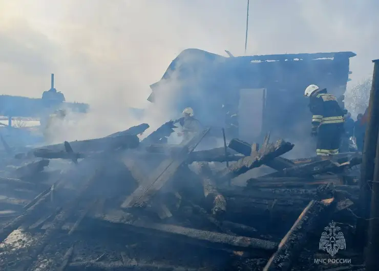 В Красноярском крае мать и двое ее малолетних детей погибли при пожаре