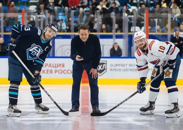 Известный хоккеист Павел Буре посетил Норильск