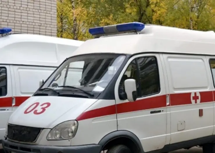 В Красноярске на Линейной 84-летняя пенсионерка выпала из окна
