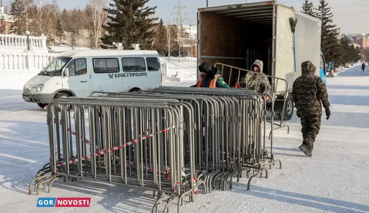 В Красноярске устанавливают купели для крещенских купаний