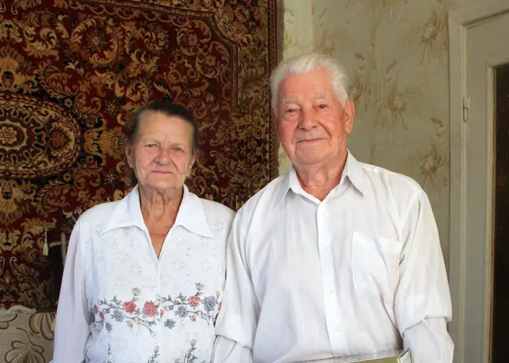 Супруги Замятины отмечают 70-летие совместной жизни