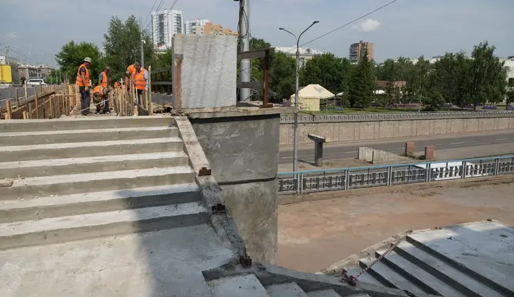 В Красноярске на улице Мичурина на месяц изменится схема движения по путепроводу