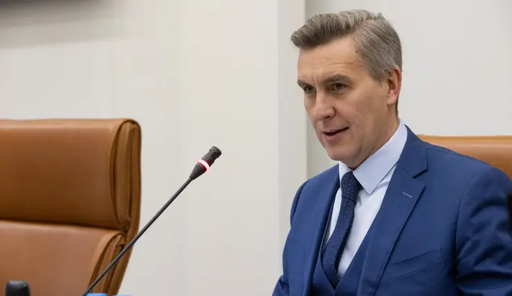 Председатель Законодательного Собрания Красноярского края поздравил с Днем защитника Отечества