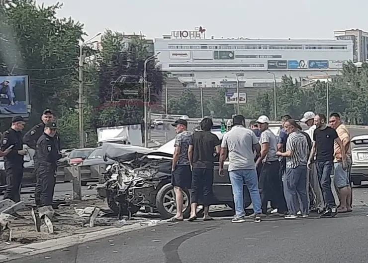 В Красноярске на Октябрьском мосту из-за аварии образовалась пробка