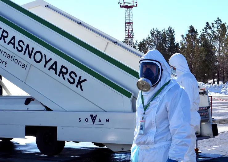 В Красноярске на учениях отработали прилет пассажира с холерой
