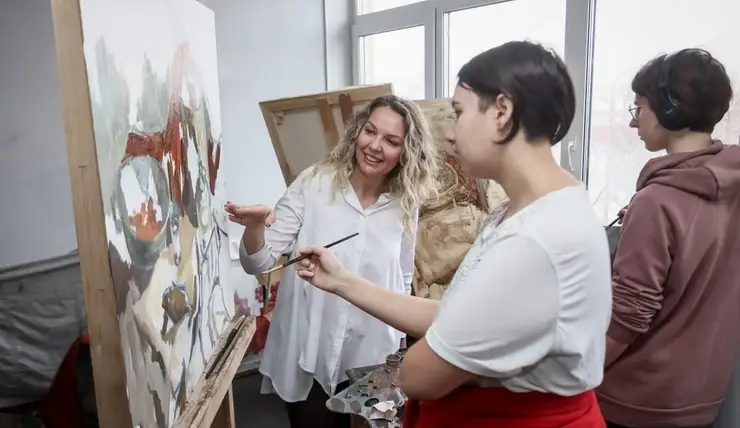 Преподаватель Красноярского художественного училища имени Василия Сурикова рассказала, как любовь к изобразительному искусству может стать профессией